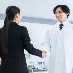 プロのデザイナーと打ち合わせ